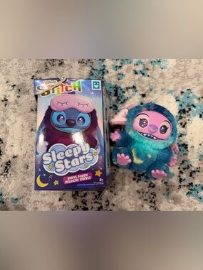 Disney Stitch Sleepy Stars Vinyl Plush Keychain – Angel – New Open Box